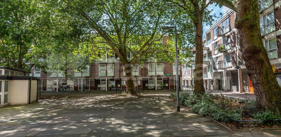 			4 Bedroom, 1 bath, 1 reception Flat			 Compton Close , Camden / Euston 